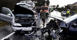 Un aparatoso accidente en Bamio se sald� con varios heridos, aunque ninguno grave.