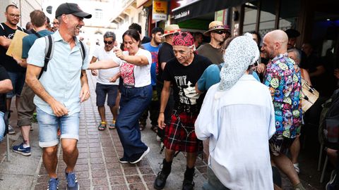 Ambiente callejero el s�bado por la tarde en Ortigueira