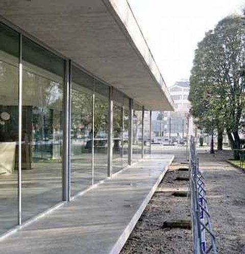 El nuevo edificio de la cafeter�a esta terminado.