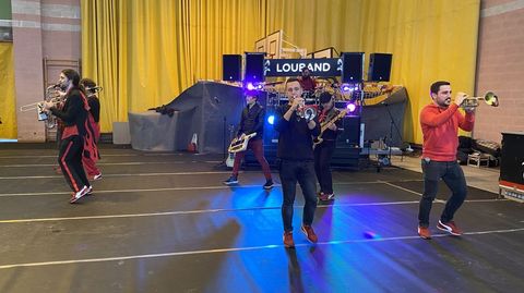 Codillo.Louband puso m�sica a la Festa do Codillo