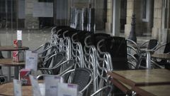 Terraza vacia en A Coru�a durante la pandemia del coronavirus.