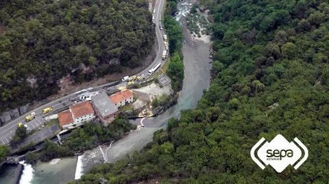 Vertido al r�o Cares.Vertido al r�o Cares