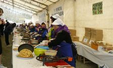 Las cocineras trabajaron en tres turnos para que siempre hubiese tortillas de masa reci�n hechas.
