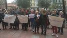 Concentraci�n organizada por el colectivo �Morir Dignamente� a favor de una ley de eutanasia en la plaza Porlier, en Oviedo