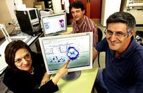 Los profesores vigueses que han creado el atlas histol�ogico: Pilar Molist, Manuel �ngel Pombal y Manuel Meg�as.