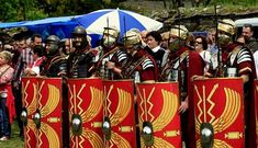 La Cohors III Lucensium abrir� la Festa do Vi�o Novo con un desfile por Monforte.