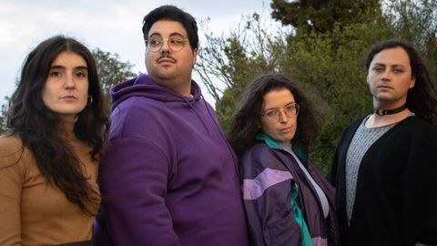 Integrantes de O Balc�n, la compa��a de teatro que estrena su primera obra este viernes en Cedeira.