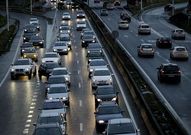 <span lang= es-es >Atascos</span>. El acceso a la ciudad por Alfonso Molina volvi� a registrar ayer tarde importantes retenciones. 