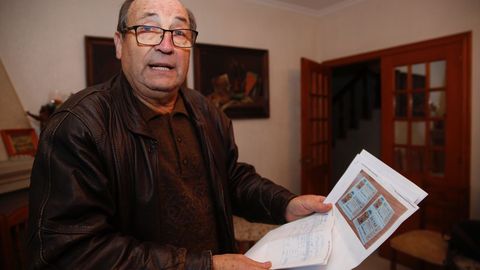 Jose, con el extracto de la denuncia por la p�rdida de sus d�cimos de loter�a