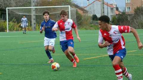 Acci�n do partido de Divisi�n de Honor Juvenil entre o Arousa e o Oviedo.
