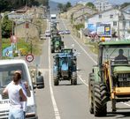 <span lang= es-es >Tractorada</span>. En verano del 2009 los ganaderos mari�anos tomaron con sus tractores las carreteras; la crisis ya era muy grave.