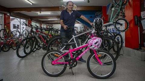 O boirense Daniel R�os � un apaixonado das bicicletas.