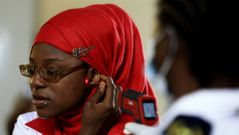 Nigeria controla a los pasajeros que entran y salen del pa�s para evitar la propagaci�n del �bola