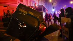 Aumenta la tensi�n en la concentraci�n ante la sede del PSOE en Ferraz