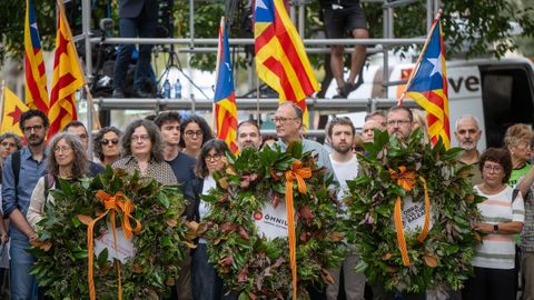 Ofrenda floral al monumento de Rafael Casanova por la Diada de mnium