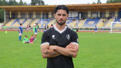 Xoan Ramos en el campo de R�o Seco donde est� desarrollando su campus de f�tbol.