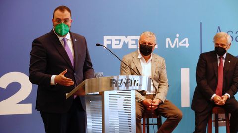 Barb�n, durante la asamblea de Femetal. / Armando �lvarez