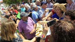 Degustaci�n de roscas de Mil�n con queso en una edici�n anterior de la feria gastron�mica