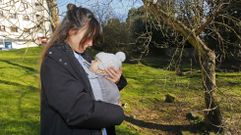 Sofi Su�rez, con su hijo R�o, en Pontevedra, donde ambos viven. 