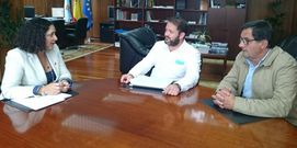 Bel�n do Campo, Lois Garc�a y Pose Verdes, en la reuni�n del martes.