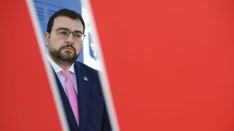 El presidente del Principado, Adri�n Barb�n