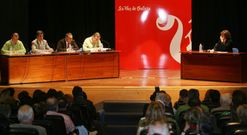 Numeroso p�blico particip� en los debates electorales anteriores de La Voz de Galicia. 