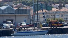El velero franc�s, amarrado en el muelle de Muros despu�s de quedar a la deriva sin tripulaci�n en las inmediaciones del puerto