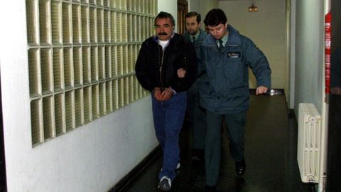 S�nchez Chac�n, durante una detenci�n en Ourense en el 2001