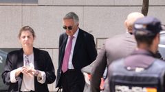 El juez Jos� Luis Calama abandona la Audiencia Nacional tras tomar declaraci�n como investigado al expresidente del Gobierno Jos� Luis Rodr�guez Zapatero.