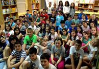 Los escolares del CEIP Castelao, en la charla sobre periodismo. 