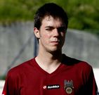 Paco llega tras ser titular. 