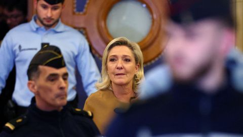 La l�der ultra Marine Le Pen en el Tribunal de Par�s