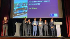 Xabier Anido y Xes�s Ferreiro, en el centro con los trofeos recibidos en Par�