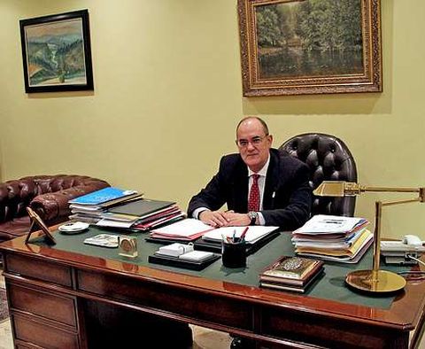 Campos Villarino sostiene que los recortes est�n perjudicando al sistema sanitario.