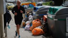 Contenedores llenos en muchos puntos de A Coru�a