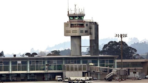 Torre de control del aeropuerto de Peinador