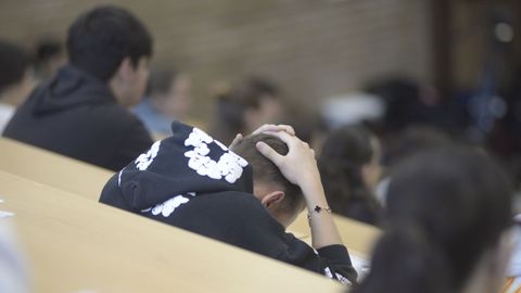 Primer día de selectividad en la Facultade de Administración y Dirección de Empresas de la USC en Lugo