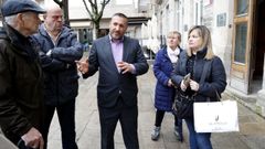 Desalojo de la Favec de su antiguo local de la plaza de la Princesa con la polic�a local para comprobar si hay desperfectos.