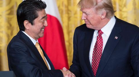 Encuentro entre Abe y Trump en febrero