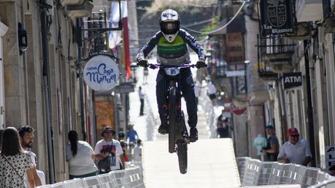 Carrera final del descenso urbano de Sarria