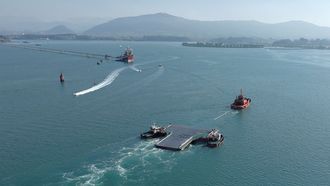 La rampa flotante durante el remolque desde Vigo a Santander.