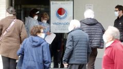 Vacunaci�n contra el covid en el centro de salud de Cambados