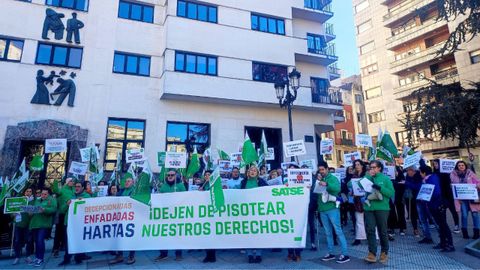 Concentraci�n de personasl de Enfermer�a y Fisioterapia ante el Sespa