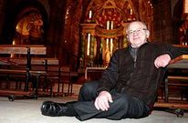 Manuel Mallo, en el interior de la magn�fica iglesia de San Pedro de Soandres.