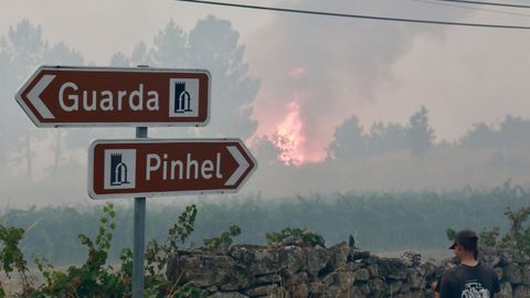 Incendio forestal en cerca de Pinhel, en Portugal.
