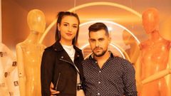 Julieta, a la izquierda, con el peluquero RichardXFavor