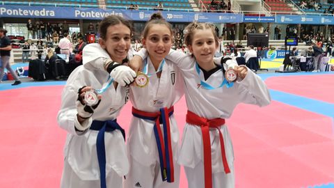 El club barbanzano se hizo con una buena coleccin de medallas.