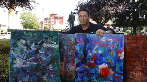 Hanoi Vidal, pintor cubano que est intentando desarrollar su carrera artstica en Lugo.