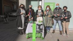 Mesa informativa de la junta local de Malpica de la AECC 