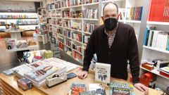Andr�s L�pez-Santos, de la Casa das Letras, librer�a ubicada en Ribadeo